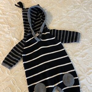 Hanna Andersson size 50 0-3 months Hooded Romper Onesie Sweater Outfit